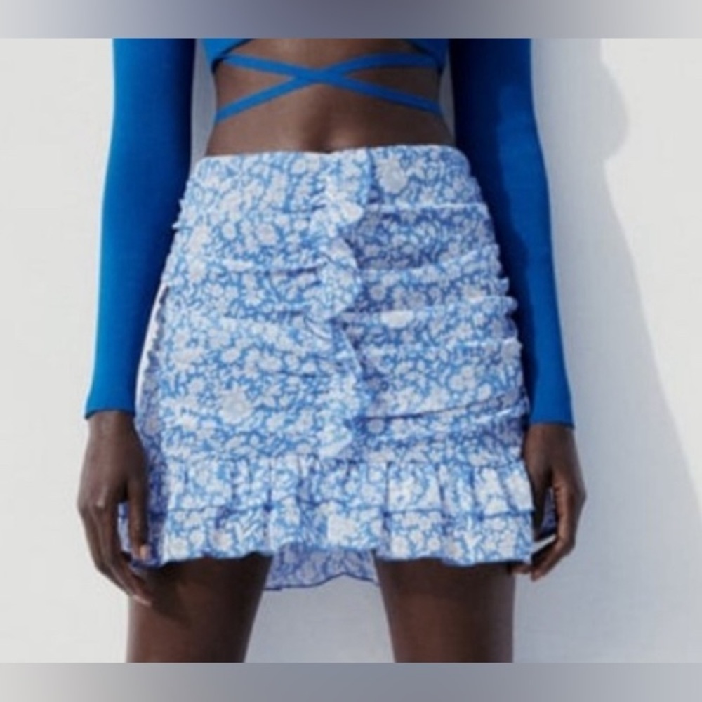 NWOT Zara draped Blue White floral print skirt women’s size Small